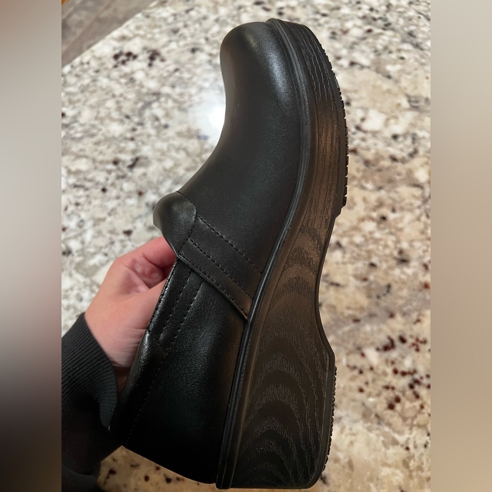 Dr. Scholls Slip Resistant Black Leather Career Clogs Size 7.5 - Picture 10 of 10